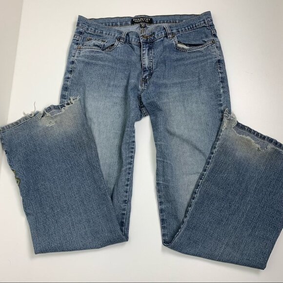 Industry Supply Co. Floral Embroidered Jeans size  30 - Picture 4 of 13